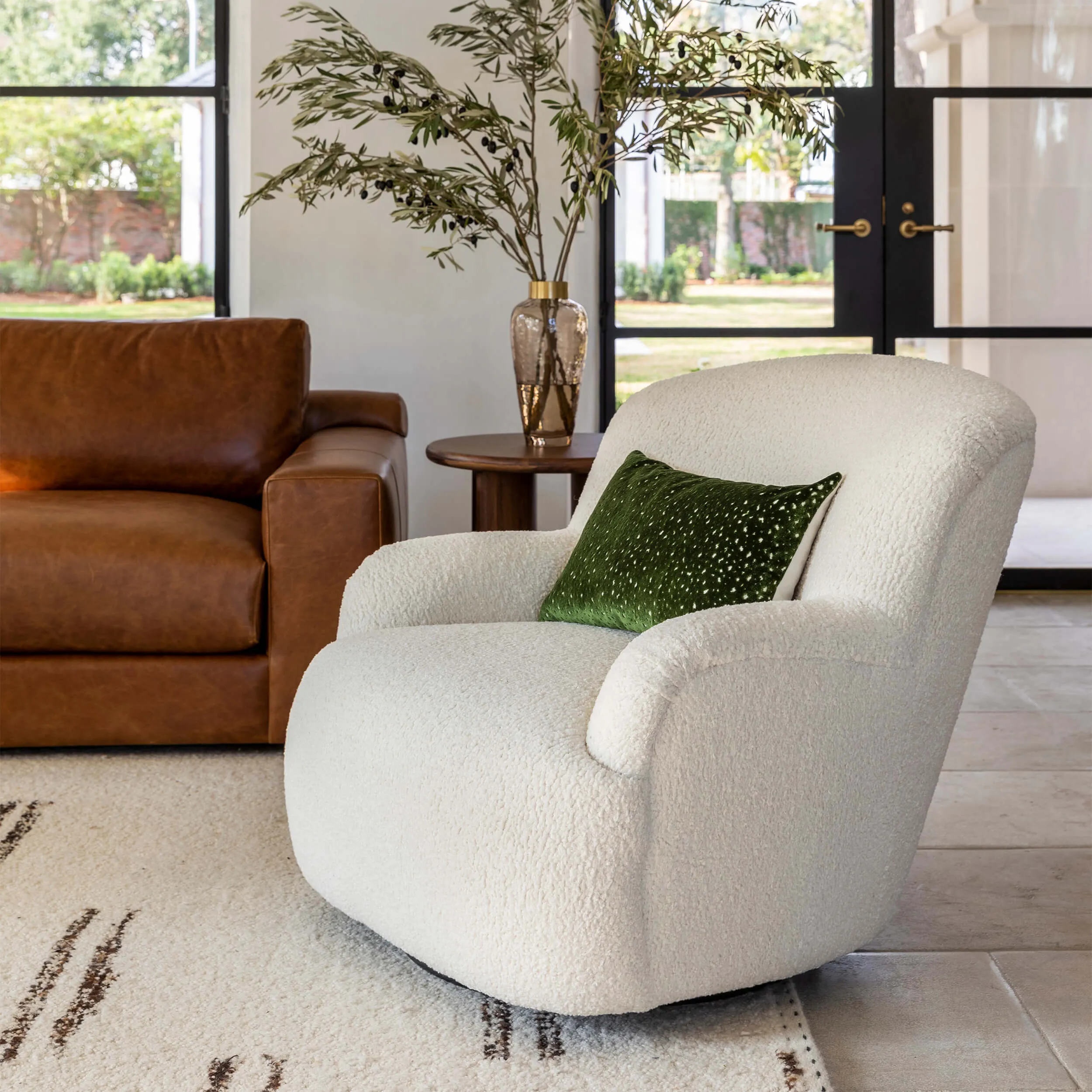 Kadon Swivel Chair, Sheepskin Natural