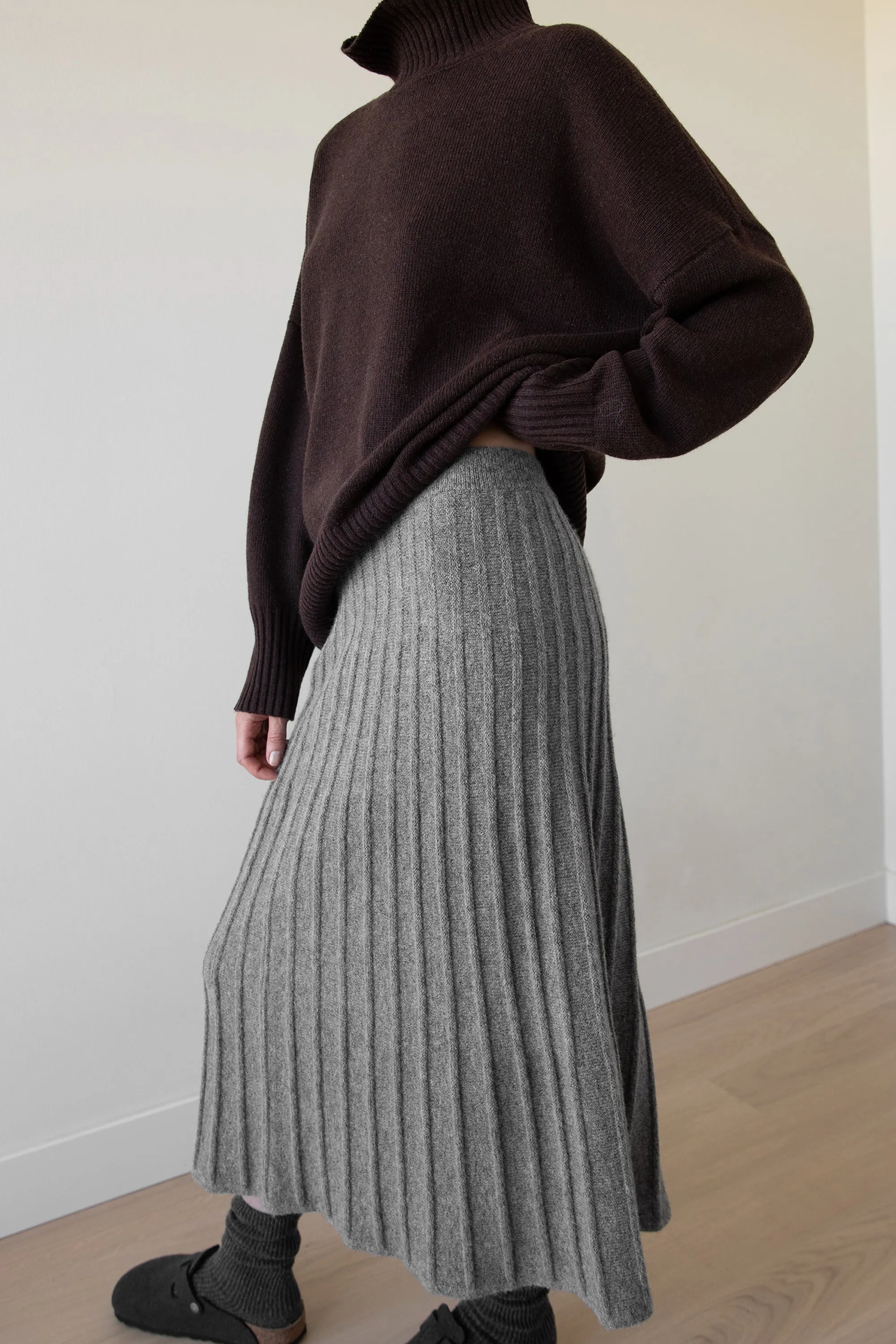 MIDI KNIT SWEATER SKIRT