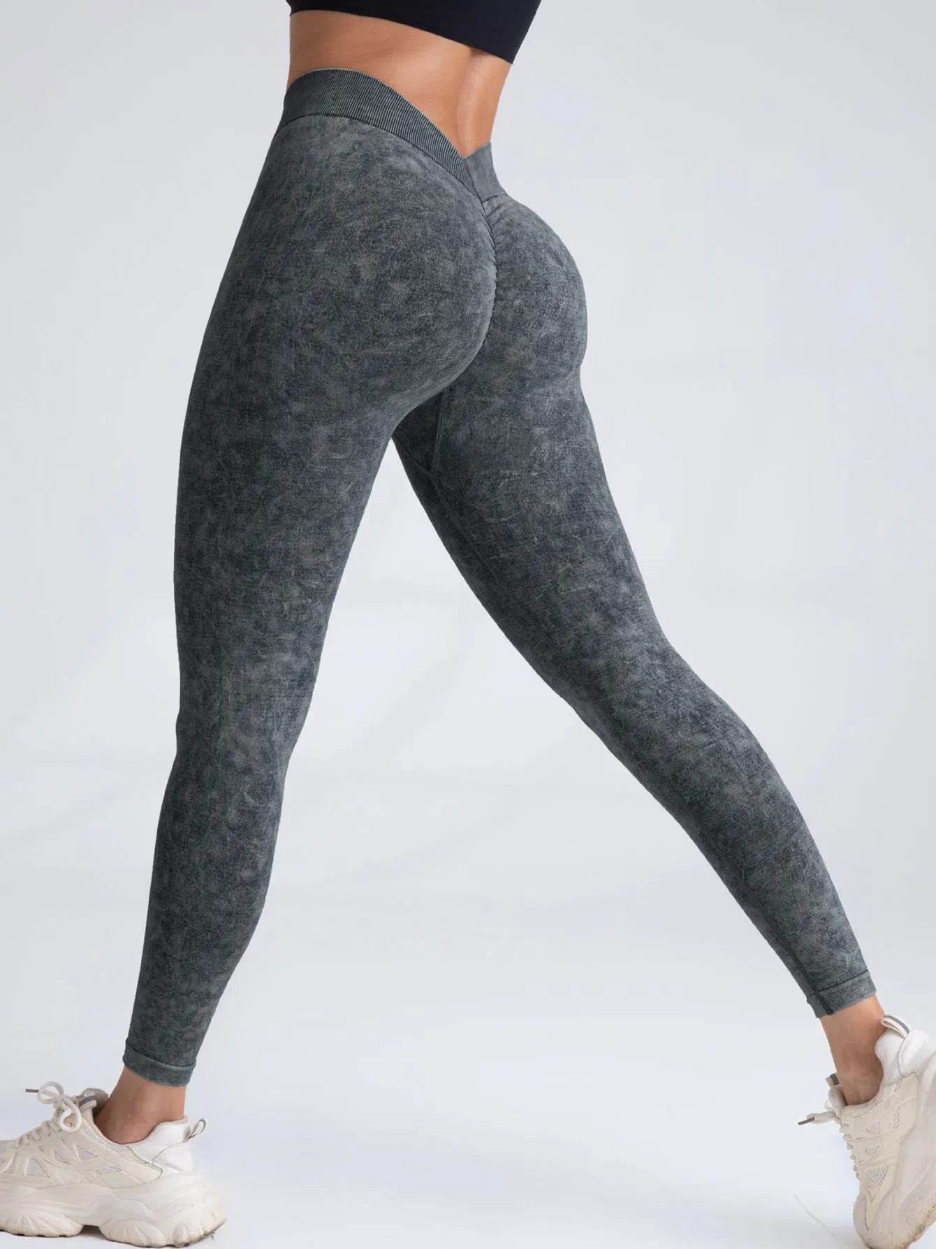 V-Back Scrunch Butt Workout Leggings