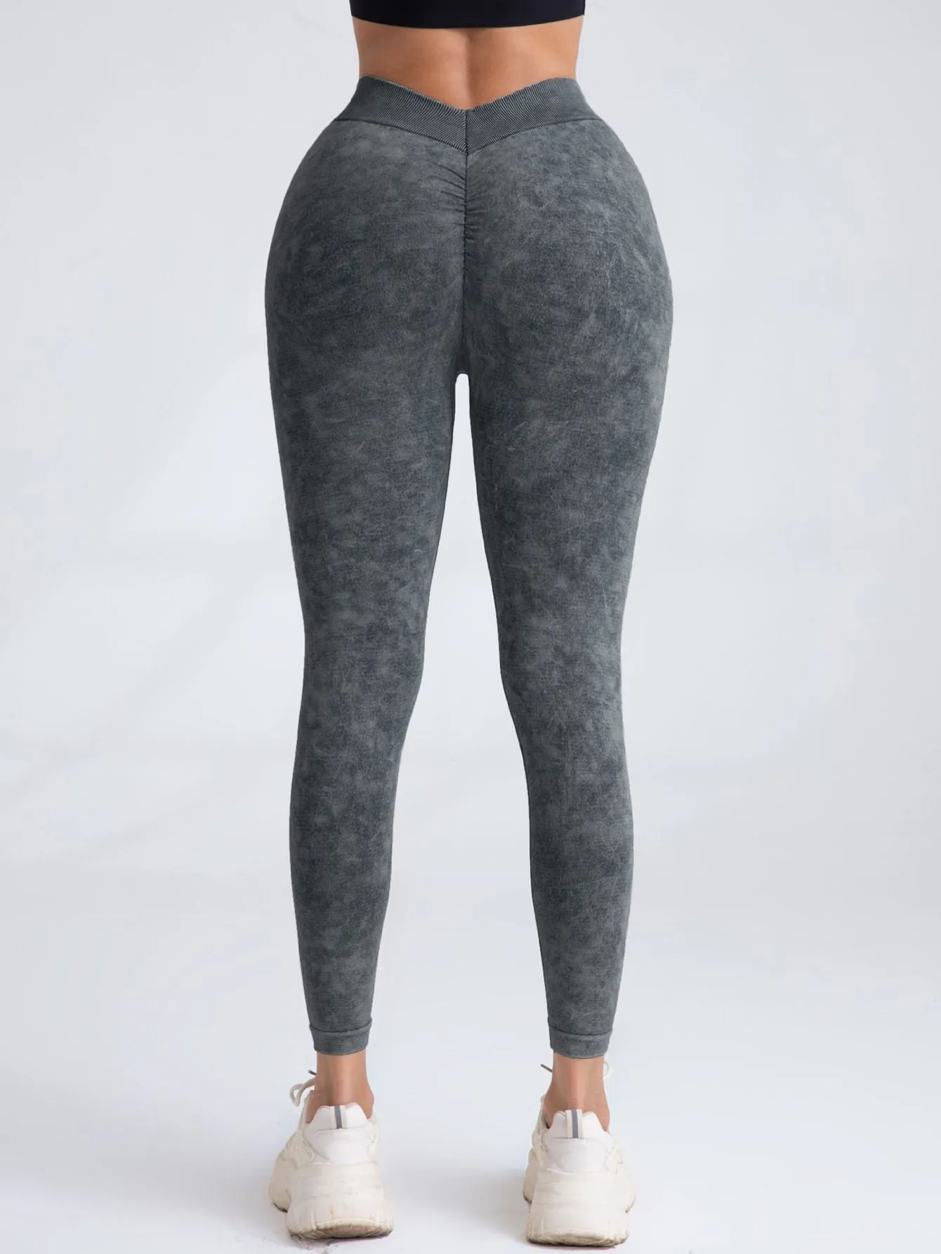 V-Back Scrunch Butt Workout Leggings