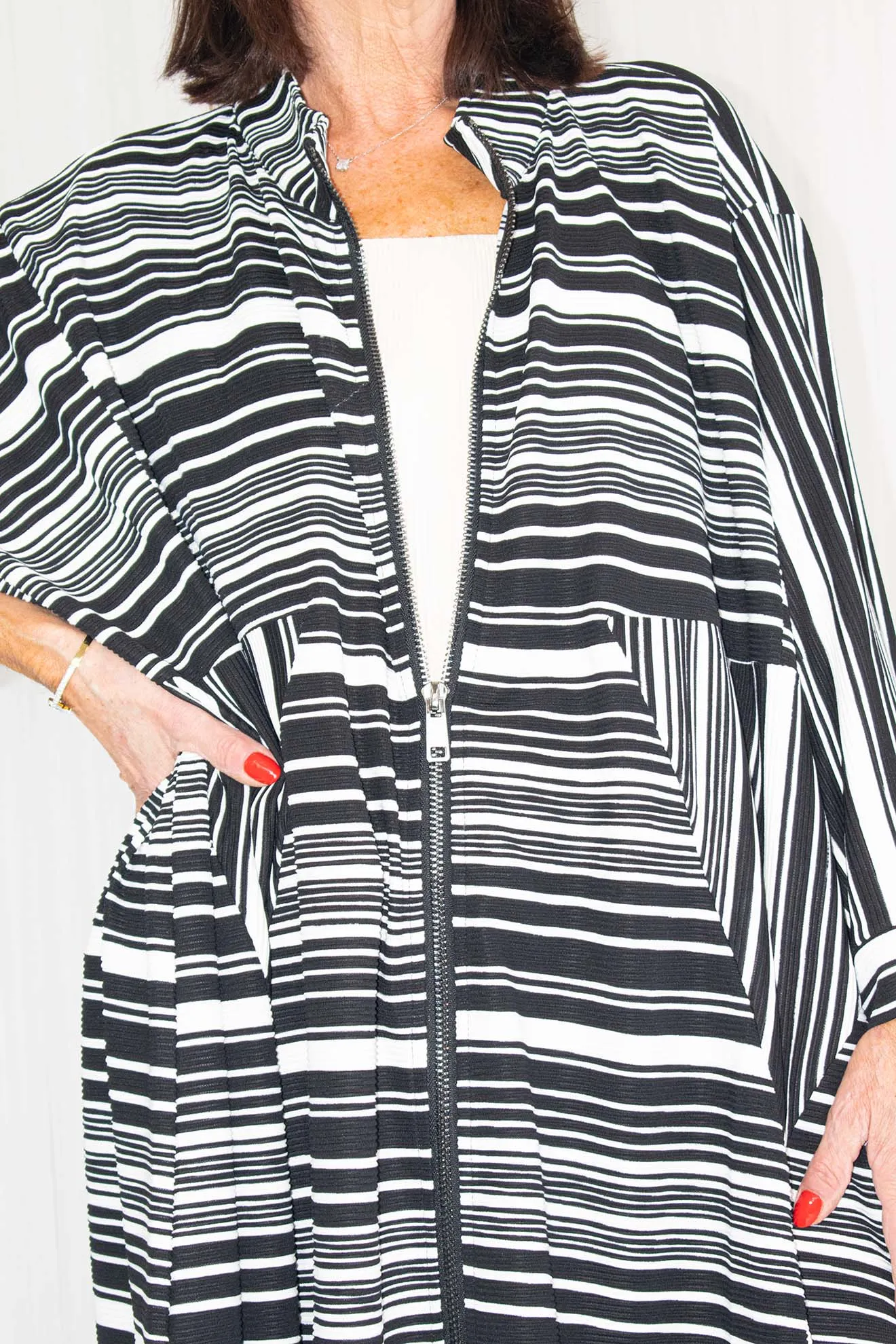 Zaria Stripe Batwing Slouch Jacket in Mono